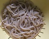 Foto del paso 2 de la receta: Fettuccini de pimiento & queso con champiñones