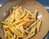 Foto del passaggio 2 della ricetta Panini a fagottini con patatine fritte wustel e formaggio Asiago