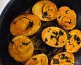 A picture of step 2 of Spicy Egg  Curry.