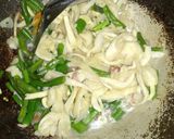 Foto langkah ke 3 dari resep Tumis Jamur + buncis.