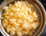 A picture of step 4 of Chicken salad with Maggi noodles.