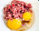 Hình bước làm 1 của món Trứng Chiên Thịt Bò