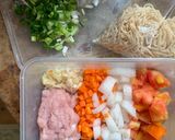 รูปขั้นตอนการทำที่ 1 ของ ราดหน้าหมูสับเส้นหมี่กรอบ