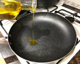 Foto del paso 5 de la receta: Rape a la plancha con judías verdes con patata, chalotas y tomate cherry