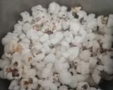 A picture of step 2 of Popcorn bhel.