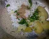 A picture of step 3 of Sabudana vada bhalle style.