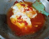 Foto langkah ke 5 dari resep Telur Ceplok Bumbu Bali Tidak Pedas 2022.