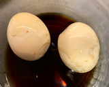 Foto del paso 4 de la receta: Miso ramen de pollo, shiitakes y espinacas🍜
