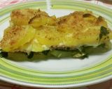 Foto del passaggio 5 della ricetta Tortino di patate a fette con spinaci, prosciutto e formaggio