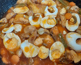 Foto del paso 5 de la receta: Pollo en salsa y verduritas. (Comida aprovechamiento)