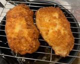 Hình bước làm 2 của món Tonkatsu - Thịt lợn chiên xù kiểu Nhật