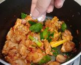 รูปขั้นตอนการทำที่ 4 ของ แกงไก่ใส่เส้นร้อน