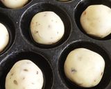 A picture of step 8 of White sauce cheese balls.