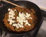 Une image de l'étape 12 de Fusilis de lentilles corail aux légumes du jardin et mozzarella di buffala.