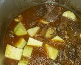 A picture of step 15 of Lauki gosht ka salan.