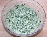 Mángoldos-krémsajtos háromszög recept fázis 5 fotója
