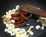 A picture of step 3 of Spicy Lahsun Chutney.
