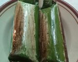 Foto langkah ke 6 dari resep Nasi Bakar Ayam Suwir tidak pedas.
