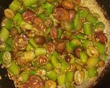 A picture of step 3 of Mirchi karaunde.