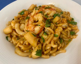 Foto del paso 2 de la receta: Fideuá con sepia, mejillones, berberechos y gambones