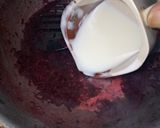 A picture of step 2 of Beetroot halwa.