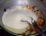 વેજિટેબલ ઉપમા (Vegetable Upma Recipe In Gujarati) રેસીપી સ્ટેપ2ફોટો