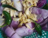 A picture of step 1 of Chili,garlic,onion paste.