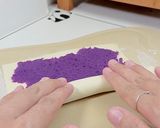 Foto langkah ke 4 dari resep Ube Puff Pastry Bites.