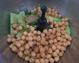 Une image de l'étape 2 de Houmous concombre/pois chiches.
