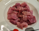 Foto del paso 3 de la receta: Estofado de cerdo con patatas y zanahorias