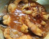 A picture of step 6 of Katla Cauliflower Curry.