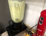 A picture of step 3 of Avocado creamy shake.