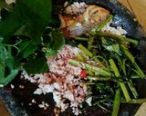 Foto langkah ke 3 dari resep Nguah Coet (Makan Di Cobek) Sunda.