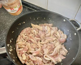 Foto del paso 4 de la receta: Pularda en salsa de setas y sabor Cookpad con patatas baby