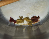 Foto del paso 3 de la receta: Judías blancas, langostinos en curry verde