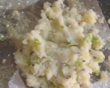 A picture of step 3 of Aloo paratha.