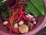 Telur Puyuh Kentang Masak Santan Pedas