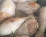 Foto del paso 2 de la receta: Muslitos de pollo con salsa curry, mango y lima 🥭💕