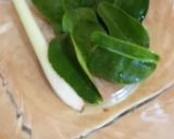 Foto langkah ke 1 dari resep Nasi Daun Jeruk.
