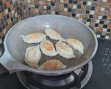 Foto langkah ke 13 dari resep Pierogi Polandia isi kentang keju & daging.