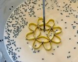 A picture of step 4 of Thai Lotus Flower Cookies.