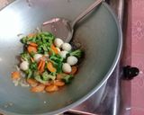 Foto langkah ke 6 dari resep Tumis brokoli.