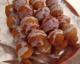 A picture of step 6 of Milk glazed puffs.