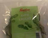 Foto del paso 1 de la receta: Arroz jasmine saborizado con hoja de lima y rødfisk encebollado