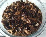 Foto del paso 2 de la receta: Gazpachos de pollo con boletus