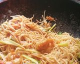 รูปขั้นตอนการทำที่ 5 ของ ผัดหมี่ซั่วขี้เมากุ้งสด🍝🍝