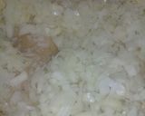 Foto del paso 2 de la receta: Fideos revueltos con colchón de arvejas y cebolla