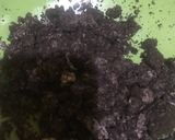 A picture of step 1 of Oreo biscuit cake.