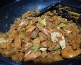 Foto langkah ke 5 dari resep Sambel goreng kentang petai udang (tanpa ati).