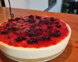Foto del paso 5 de la receta: Cheesecake frío de salsa de frutillas